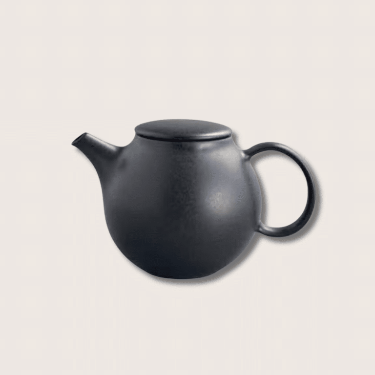 thÉiÈre en porcelaine noire
